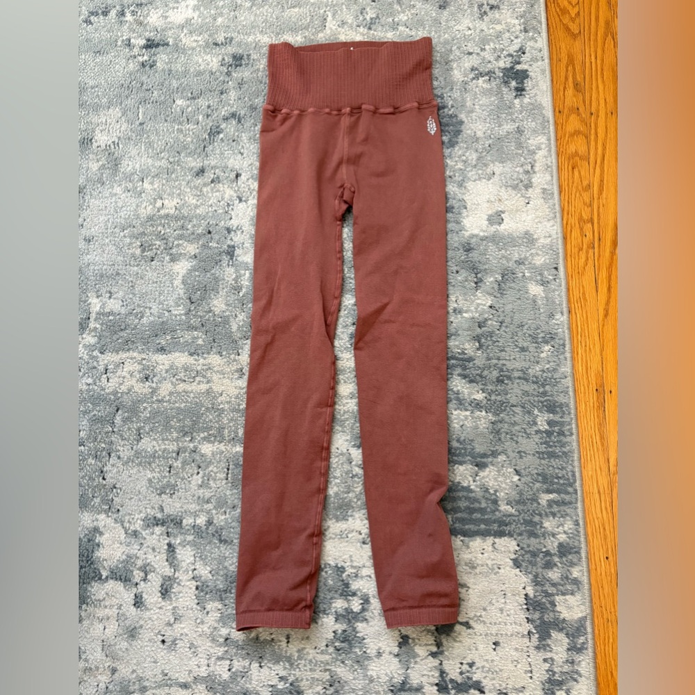 NWOT! FP Movement Good Karma Leggings, Nutmeg, Women’s XS/S - Picture 3 of 7